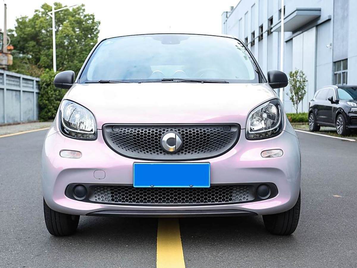 2018年1月smart forfour  2016款 1.0L 52千瓦靈動版