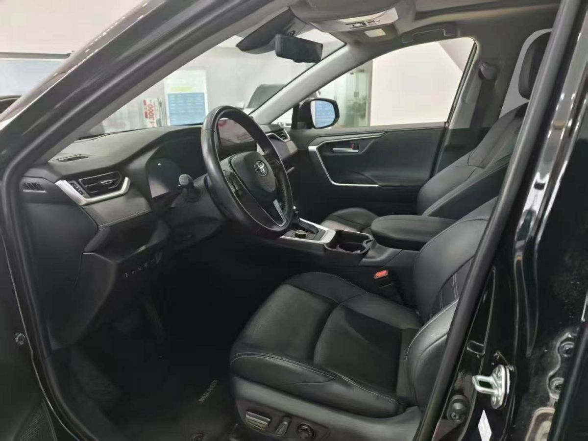 豐田 威蘭達  2023款 2.0L CVT兩驅(qū)尊貴版圖片