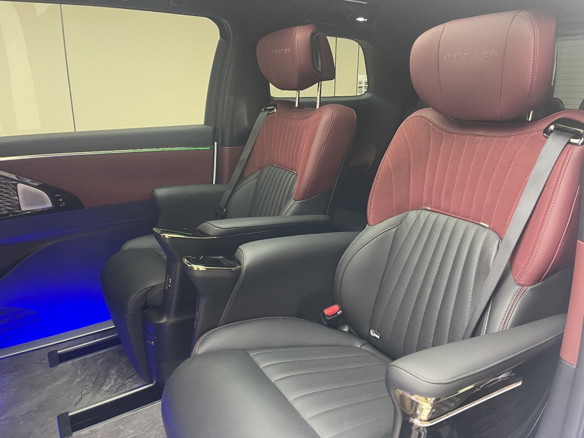廣汽傳祺 M8  2024款 宗師系列 400T 至尊版圖片