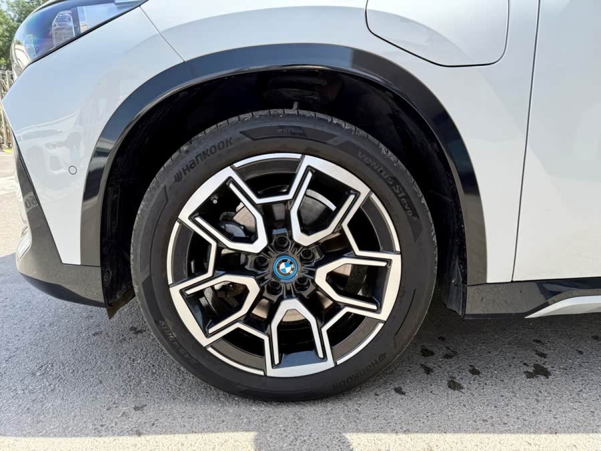 寶馬 寶馬iX1  2023款 xDrive30L X設(shè)計(jì)套裝圖片
