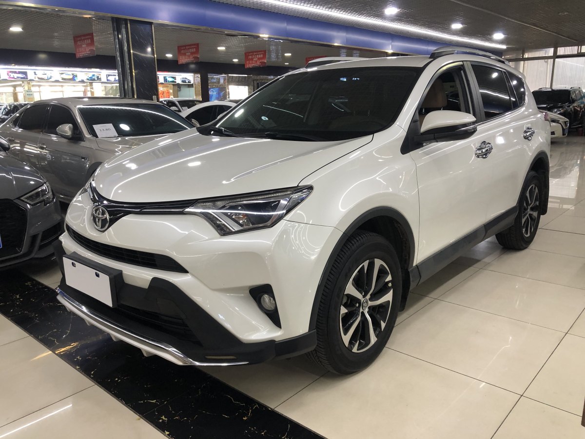 2017年6月豐田 RAV4  2016款 榮放 2.0L CVT兩驅(qū)都市版