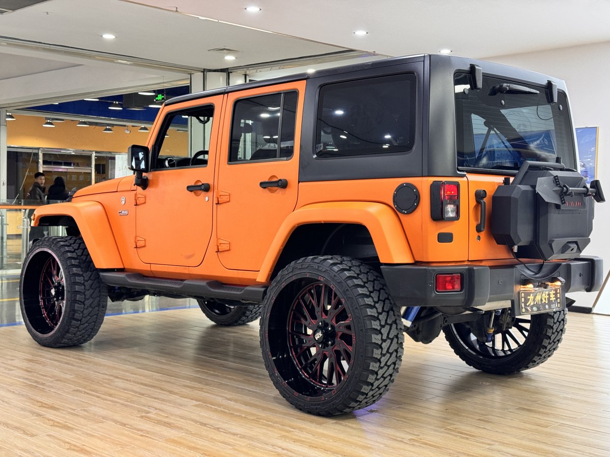 Jeep 牧馬人  2015款 3.0L Sahara 四門舒享版圖片