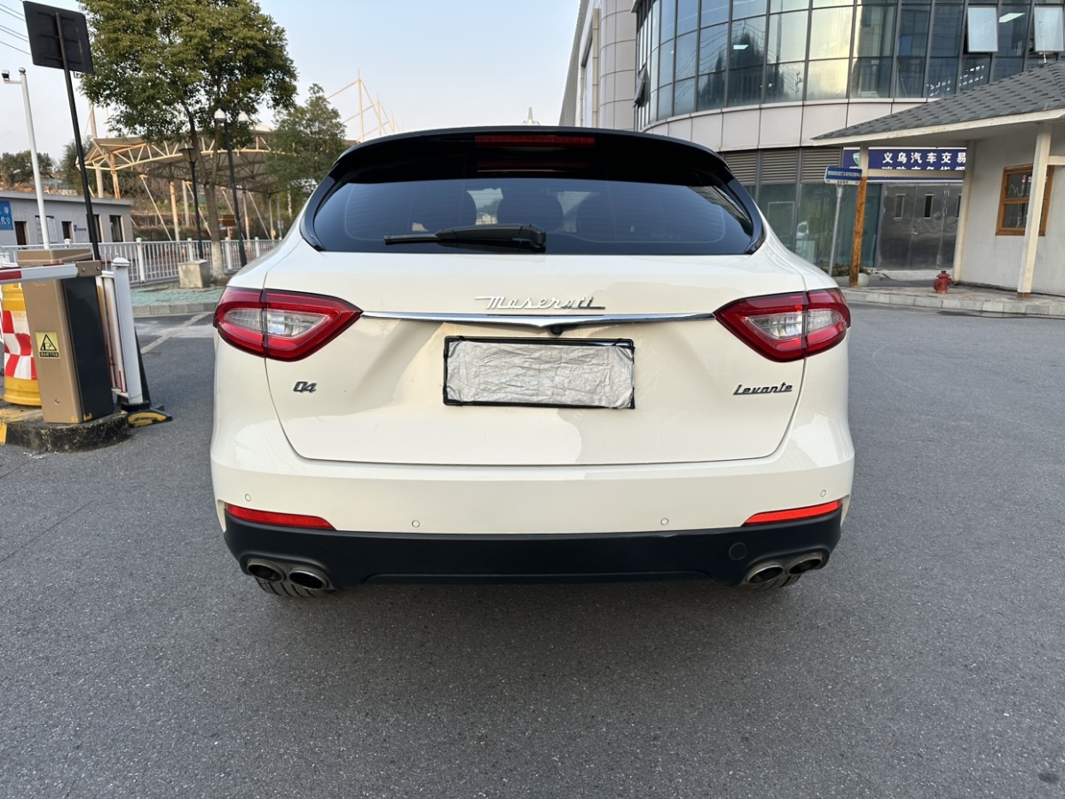 瑪莎拉蒂 Levante  2018款 3.0T 350Hp 經(jīng)典版圖片