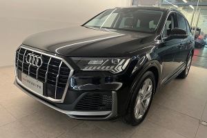 奥迪Q7 奥迪 55 TFSI quattro S line运动型