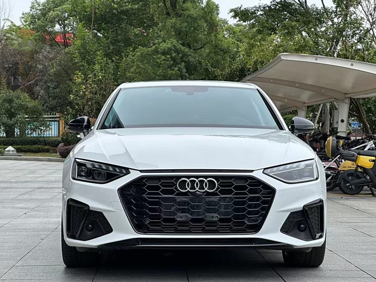 奧迪 奧迪A4L  2022款 40 TFSI 豪華動感型圖片