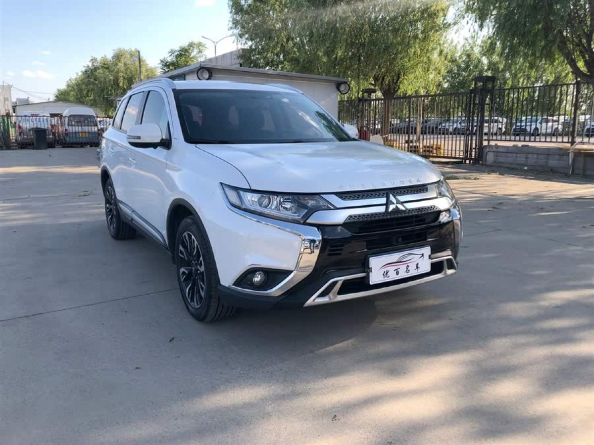 三菱 歐藍(lán)德  2019款 2.0L 兩驅(qū)暢享版 5座 國(guó)VI圖片