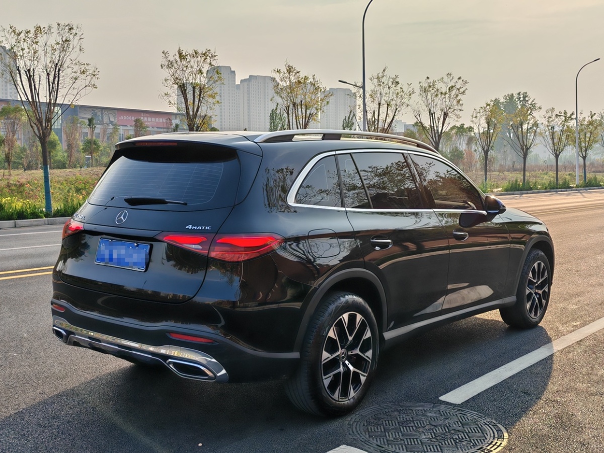 奔馳 奔馳GLC  2023款 改款 GLC 260 L 4MATIC 動感型 5座圖片