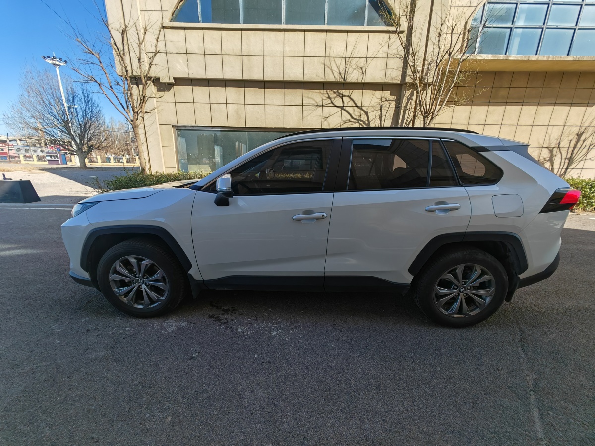 豐田 RAV4  2018款 榮放 2.0L CVT兩驅風尚版圖片