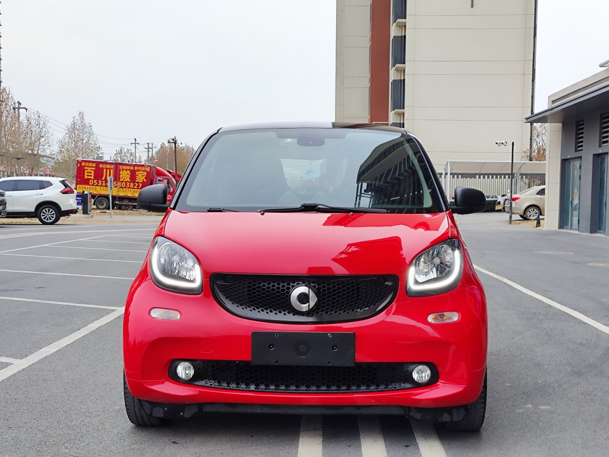 smart fortwo  2017款 1.0L 52千瓦硬頂摯愛特別版圖片