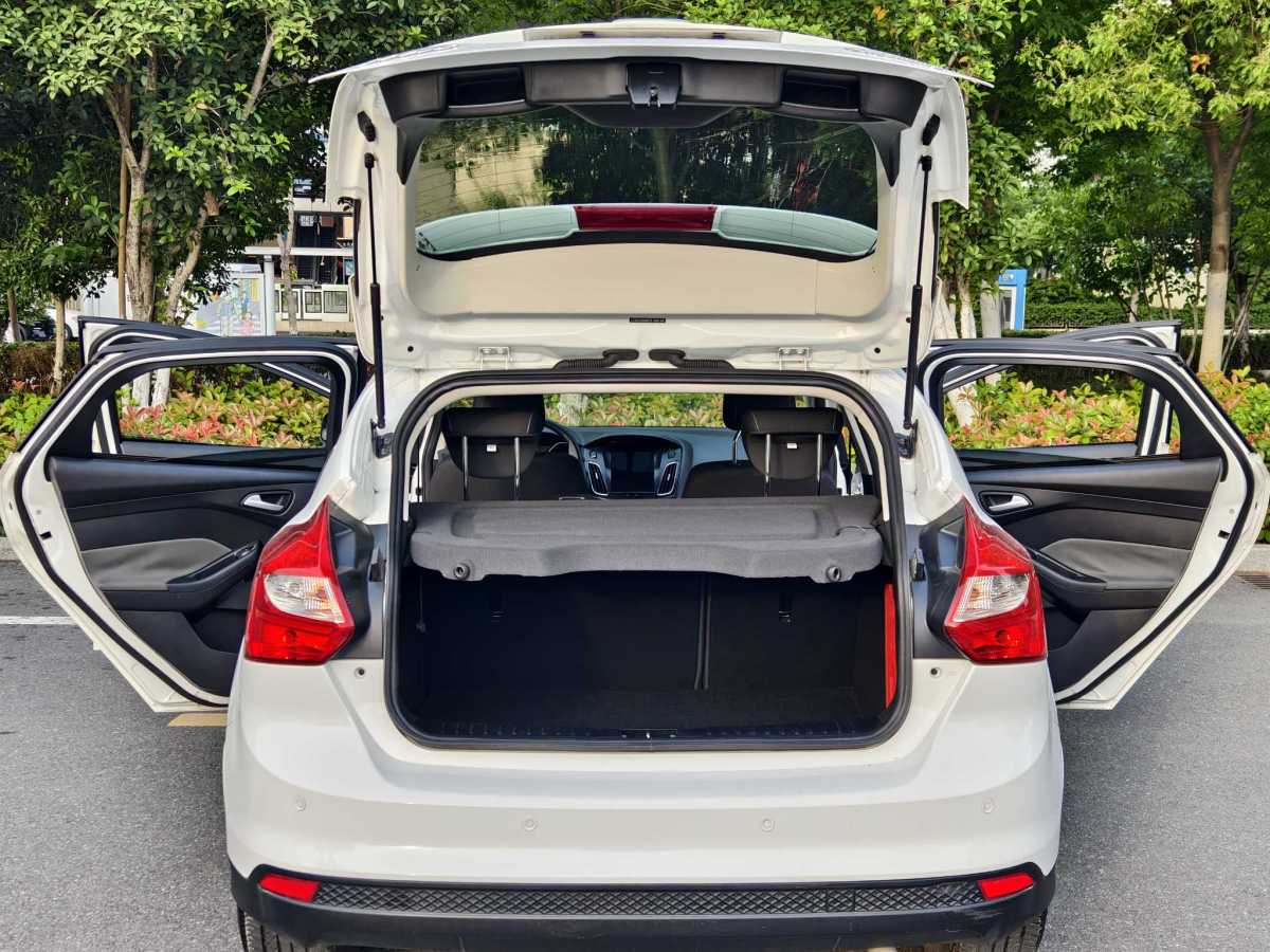 福特 ?？怂? 2012款 兩廂 1.6L 自動(dòng)舒適型圖片