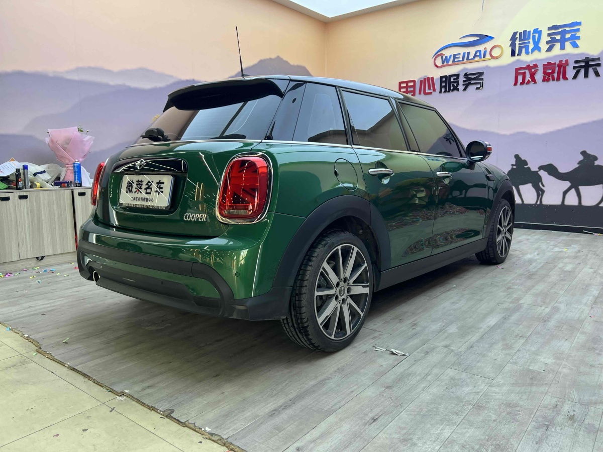 MINI MINI  2023款 改款 1.5T COOPER 藝術(shù)家 五門(mén)版圖片