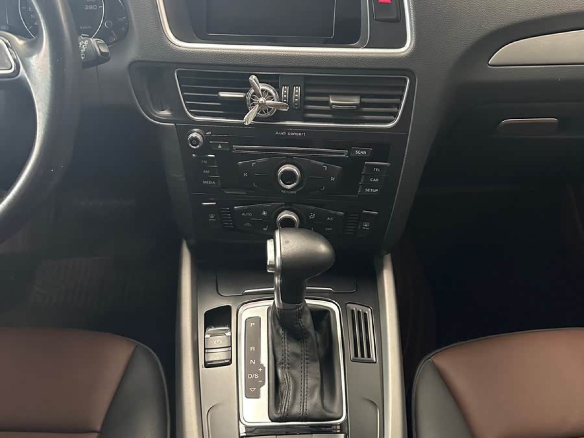 奧迪 奧迪Q5  2017款 40 TFSI 進(jìn)取型圖片