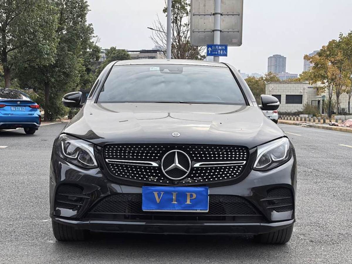 奔馳 奔馳GLC  2022款 改款 GLC 260 4MATIC 轎跑SUV圖片