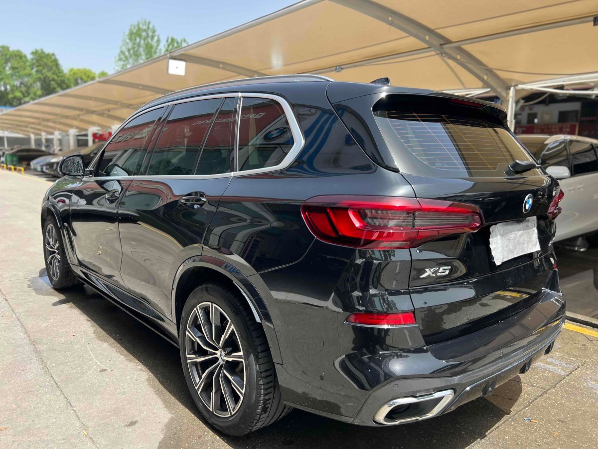 寶馬 寶馬X5  2022款 xDrive40i 尊享型 M運(yùn)動(dòng)套裝圖片