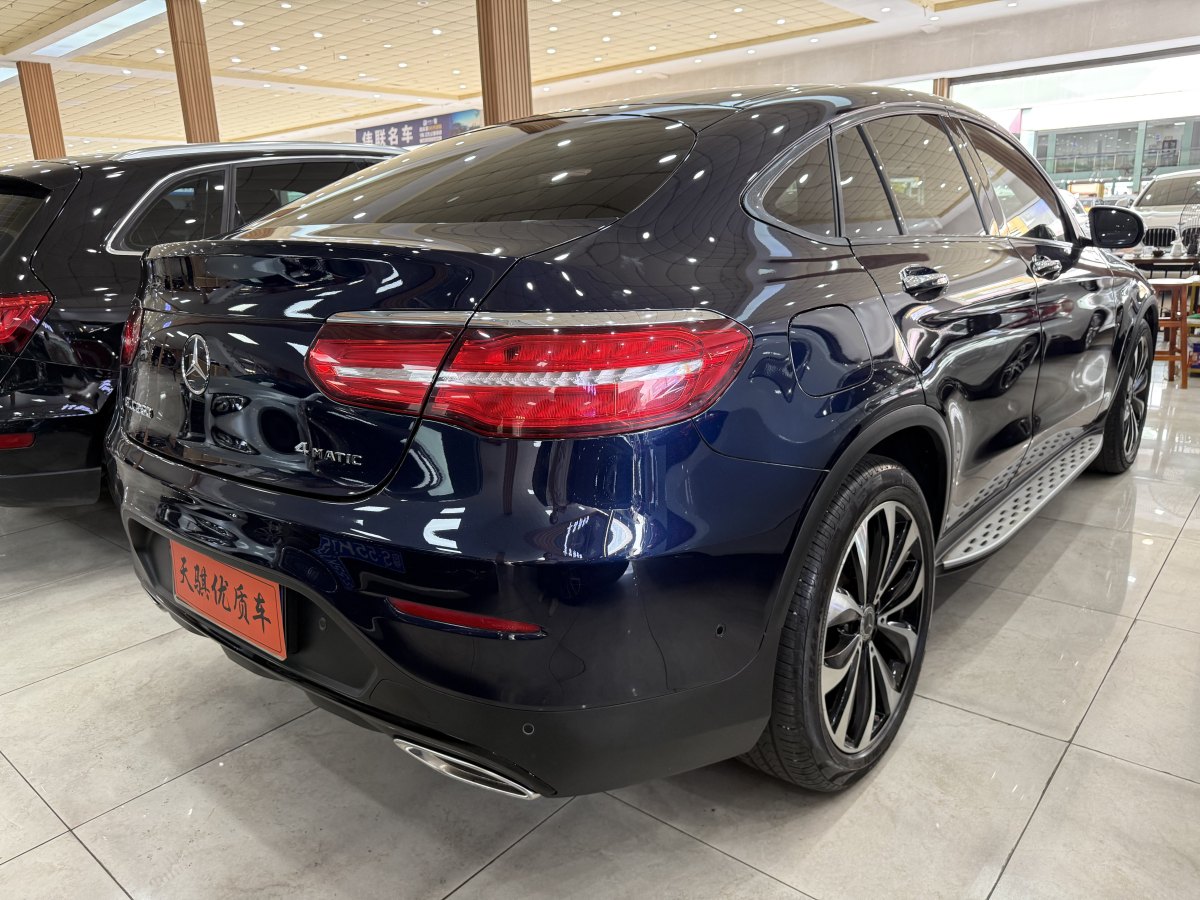 奔馳 奔馳GLC  2021款 GLC 260 4MATIC 轎跑SUV圖片