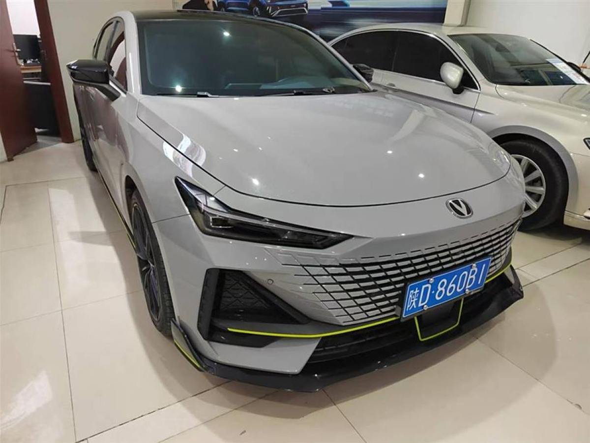 長(zhǎng)安 長(zhǎng)安UNI-V  2022款 1.5T 尊貴型圖片