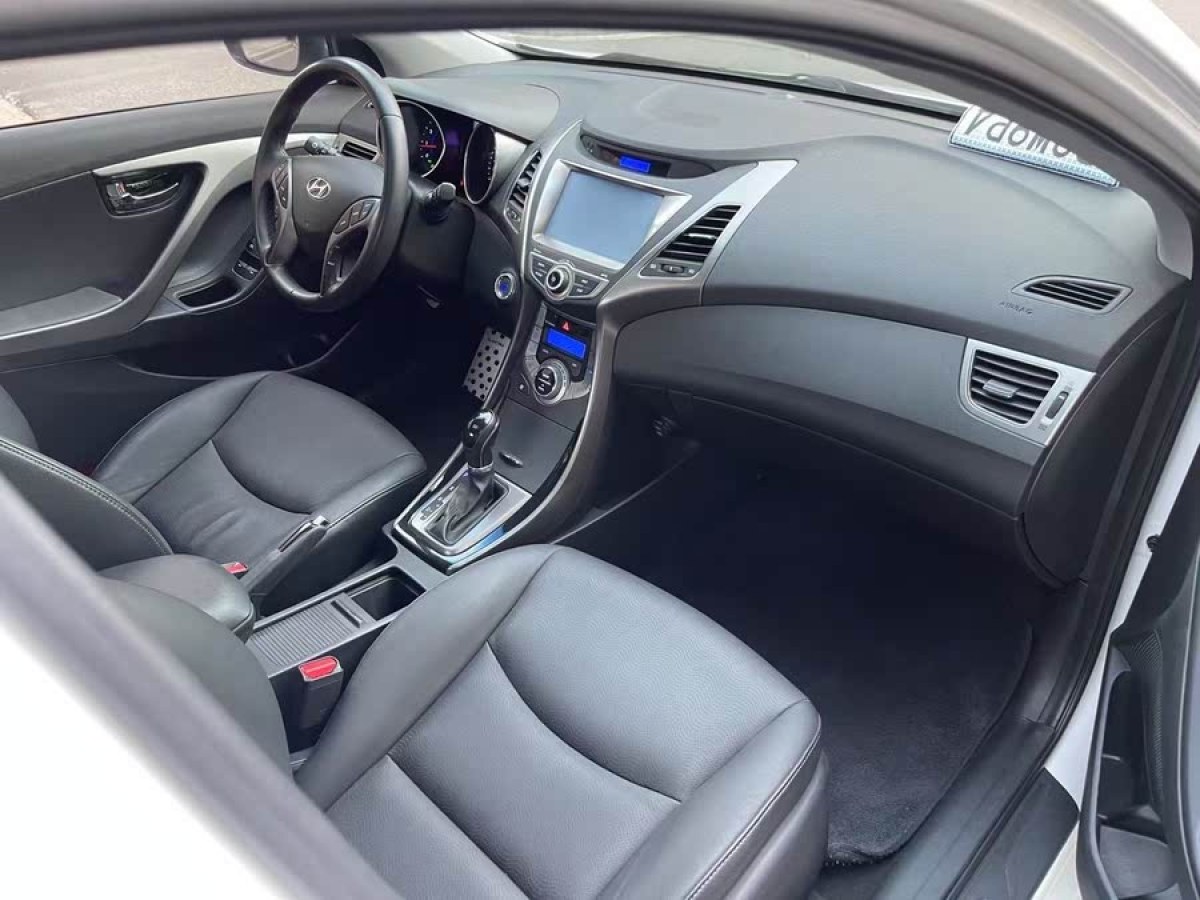現(xiàn)代 朗動  2013款 1.6L 自動尊貴型圖片