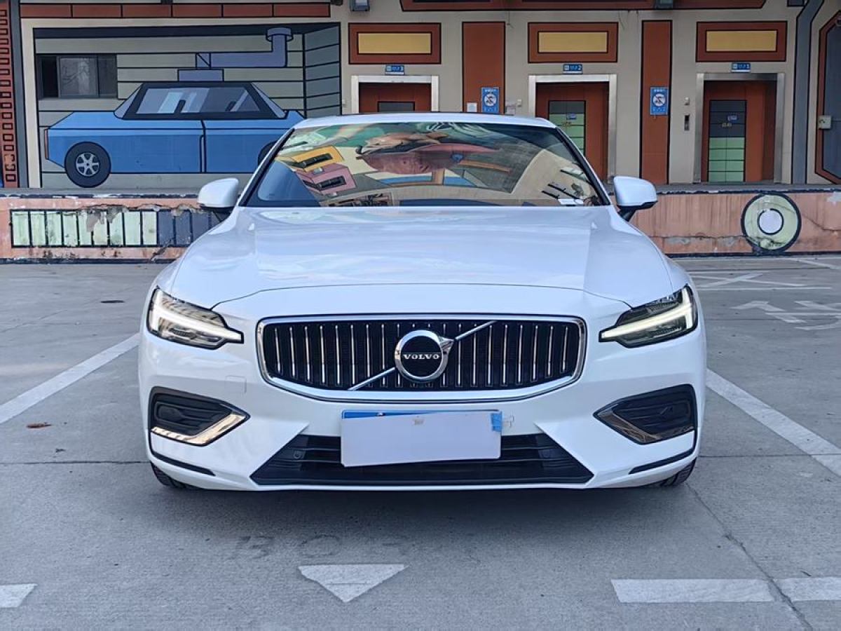 沃爾沃 S60L  2022款 B4 智逸豪華版圖片