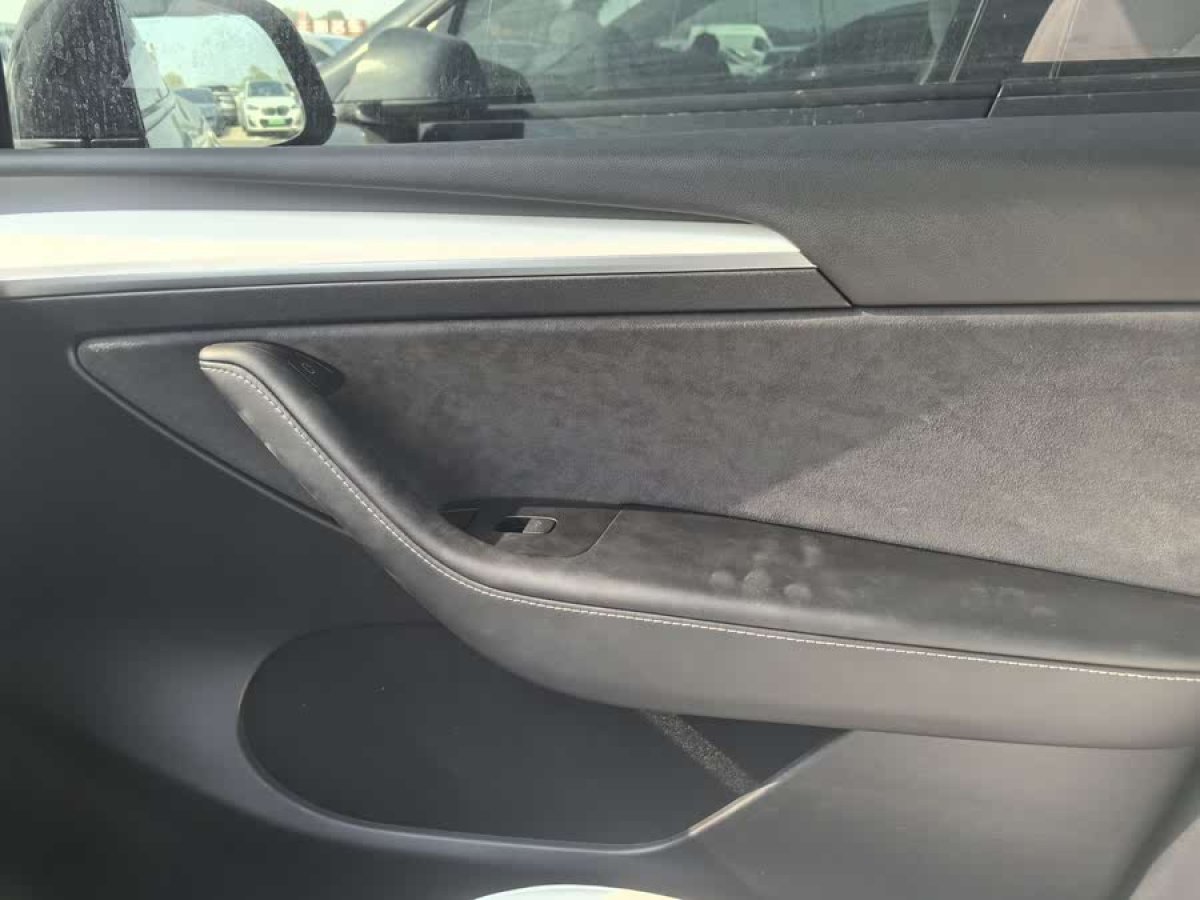 特斯拉 Model Y  2023款 長續(xù)航全輪驅(qū)動版圖片