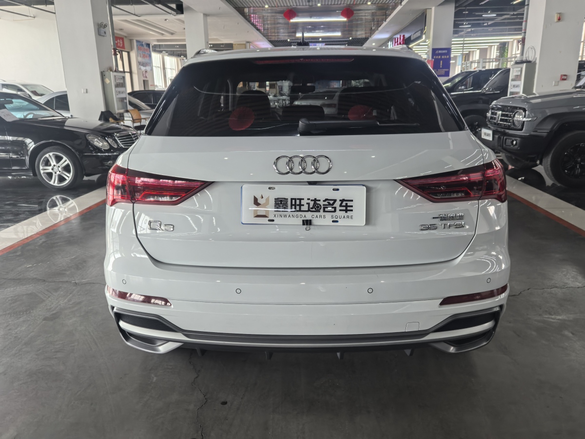 奧迪 奧迪Q3  2024款 35 TFSI 進(jìn)取動(dòng)感型圖片