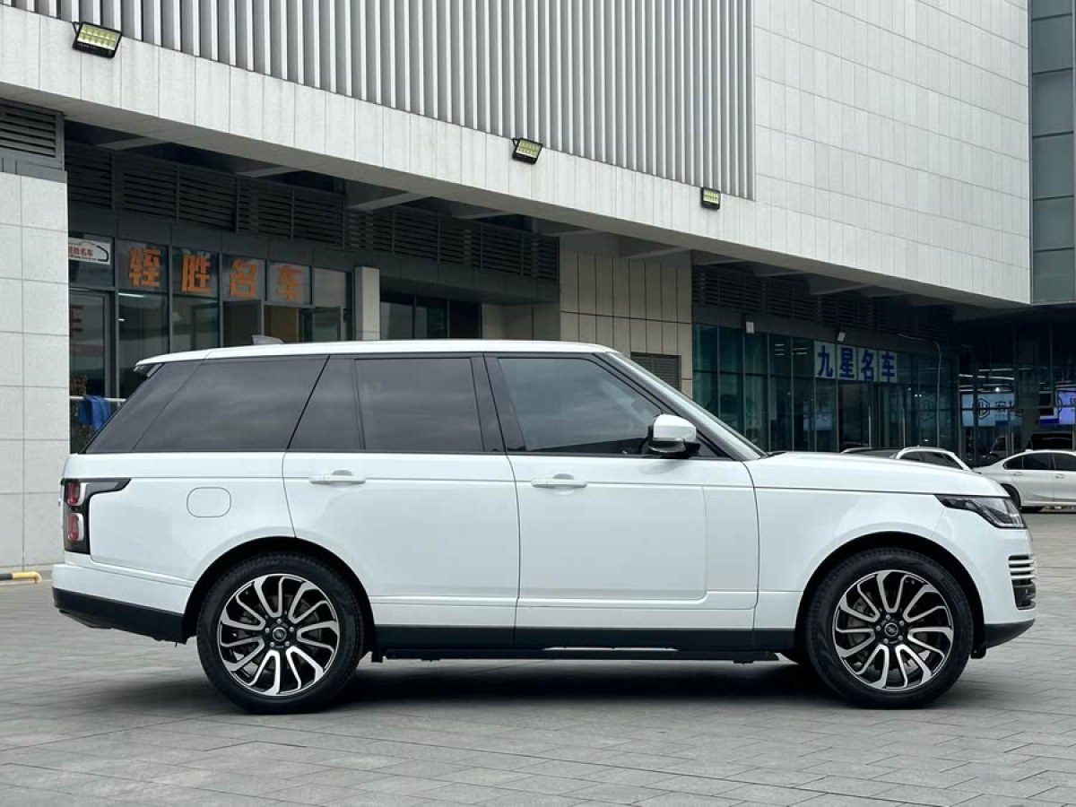 路虎 攬勝  2021款 3.0 L6 盛世版圖片