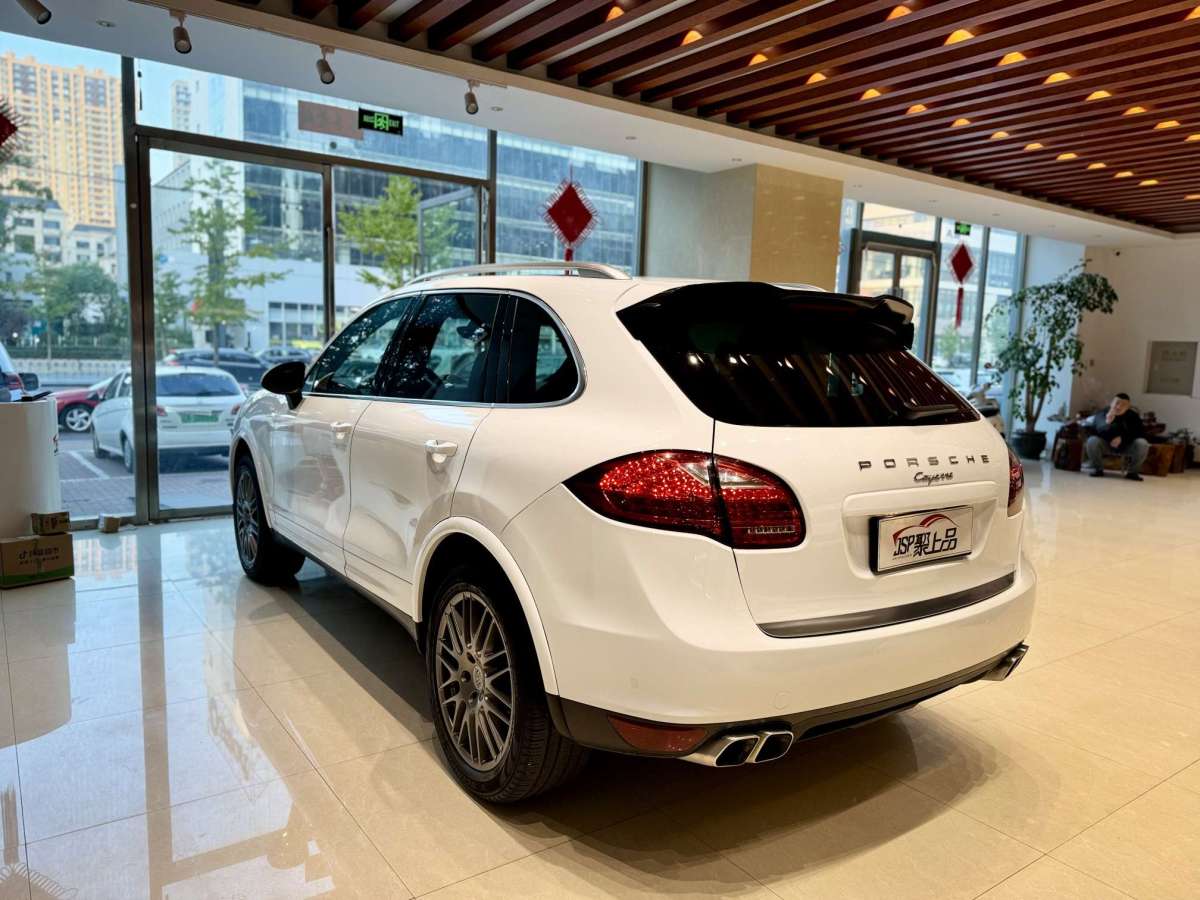 保時(shí)捷 Cayenne  2014款 Cayenne Platinum Edition 3.0T圖片