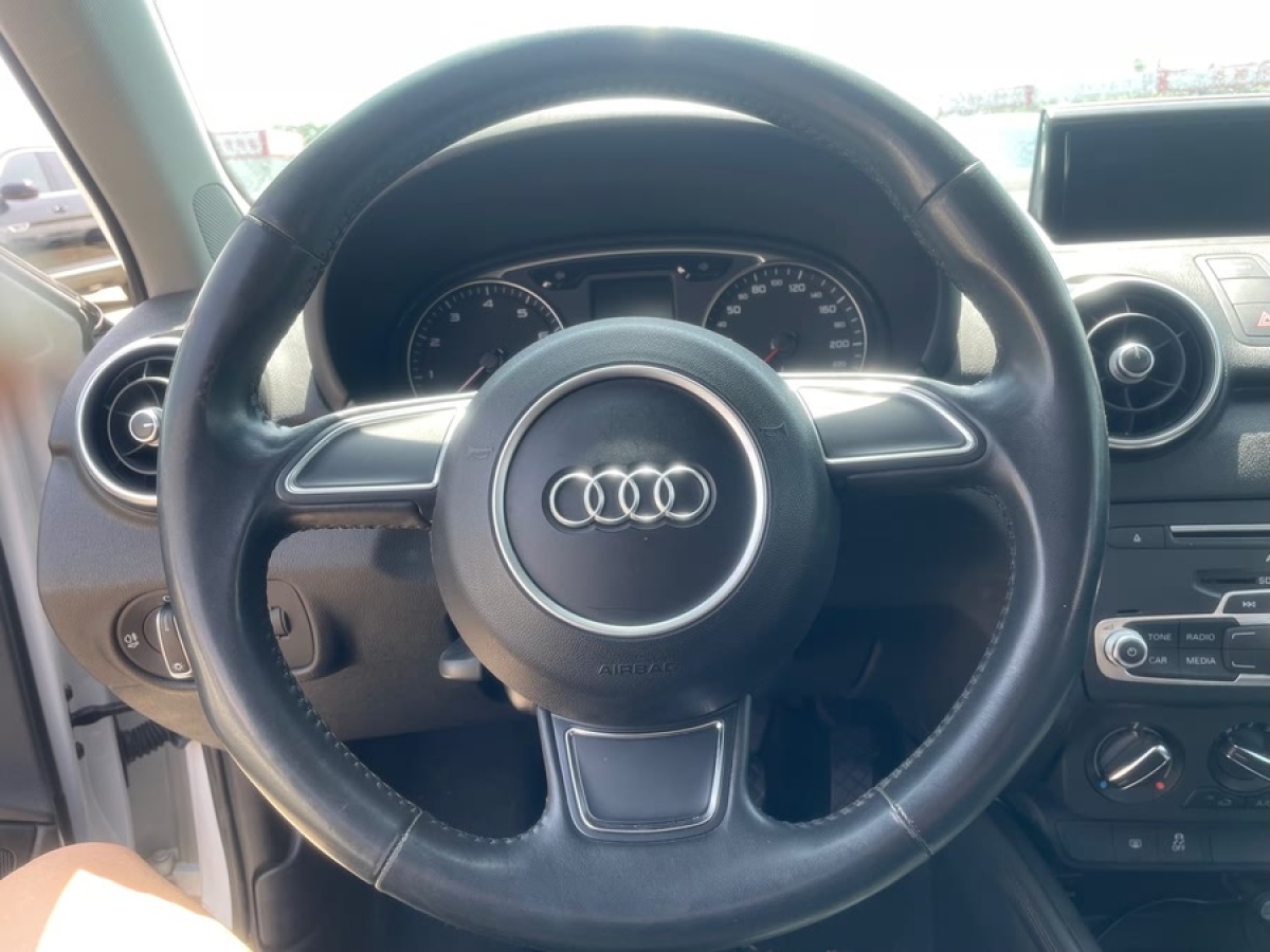 奧迪 奧迪A1  2016款 30 TFSI Sportback Design風尚版圖片