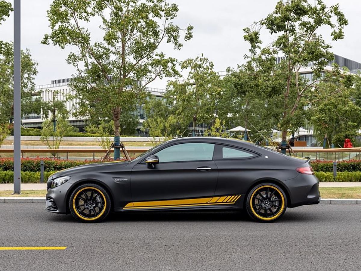 奔馳 奔馳C級(jí)AMG  2021款 AMG C 63 轎跑車 暗夜特別版圖片