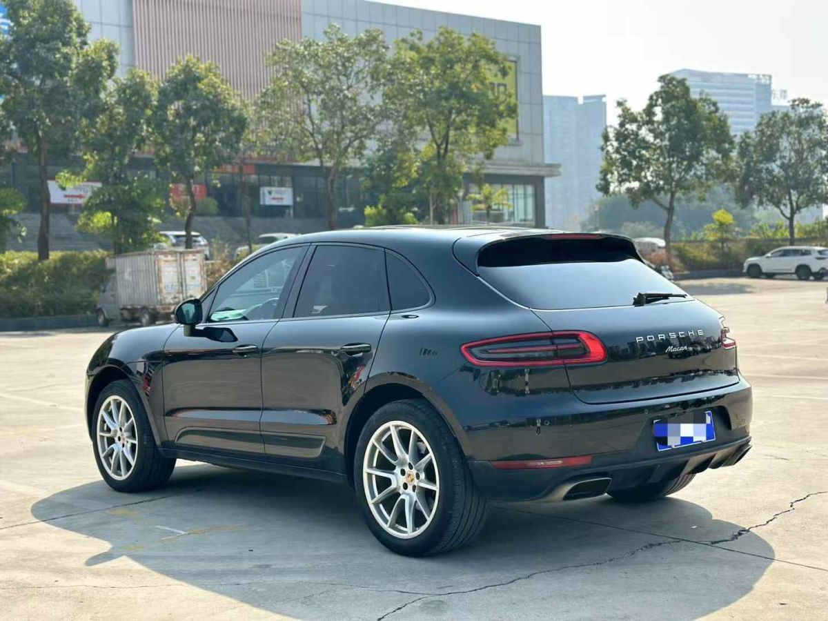 保時(shí)捷 Macan 圖片