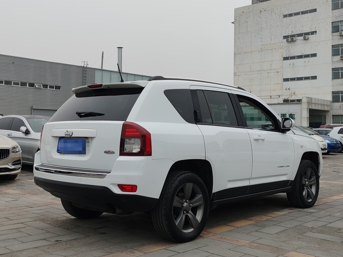 Jeep 指南者  2014款 改款 2.4L 四驅(qū)舒適版圖片