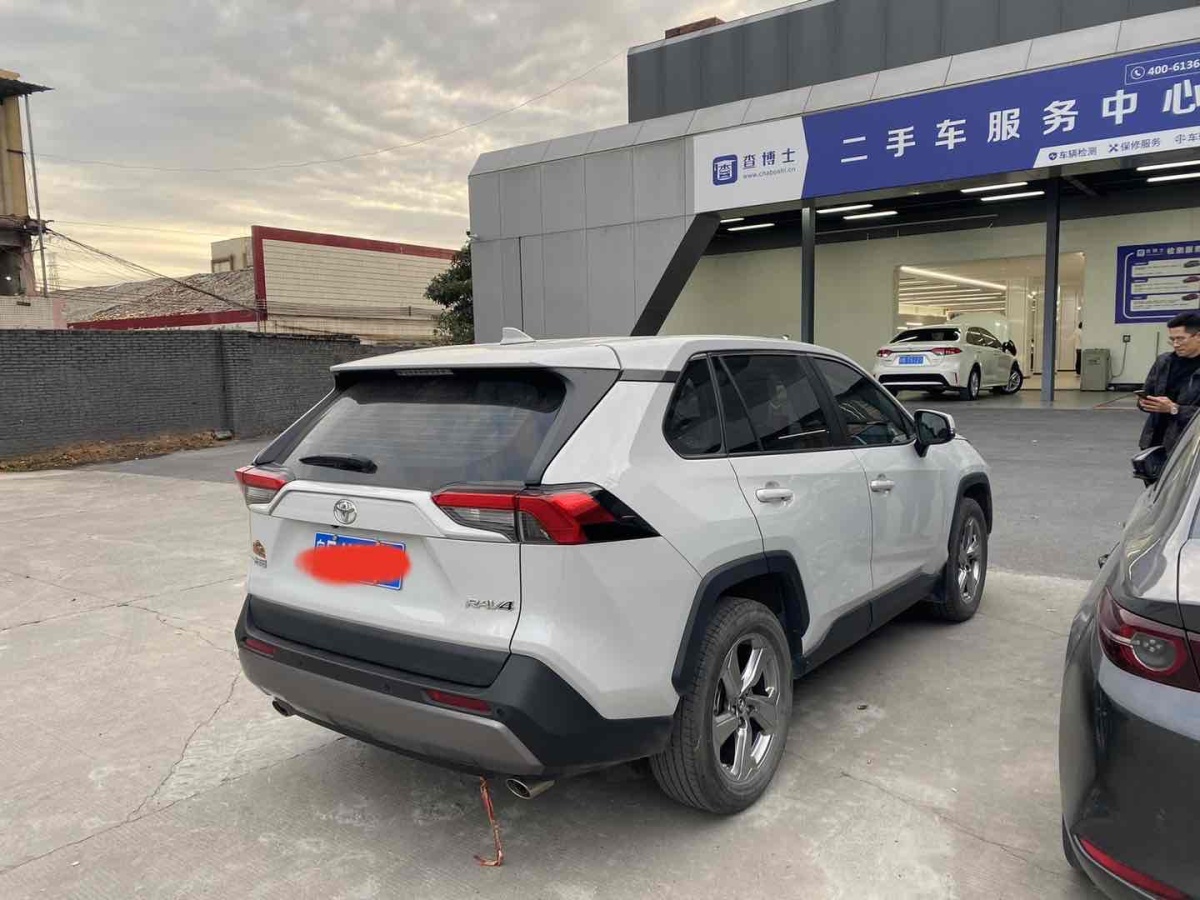 豐田 RAV4  2018款 榮放 2.0L CVT兩驅(qū)風(fēng)尚版圖片