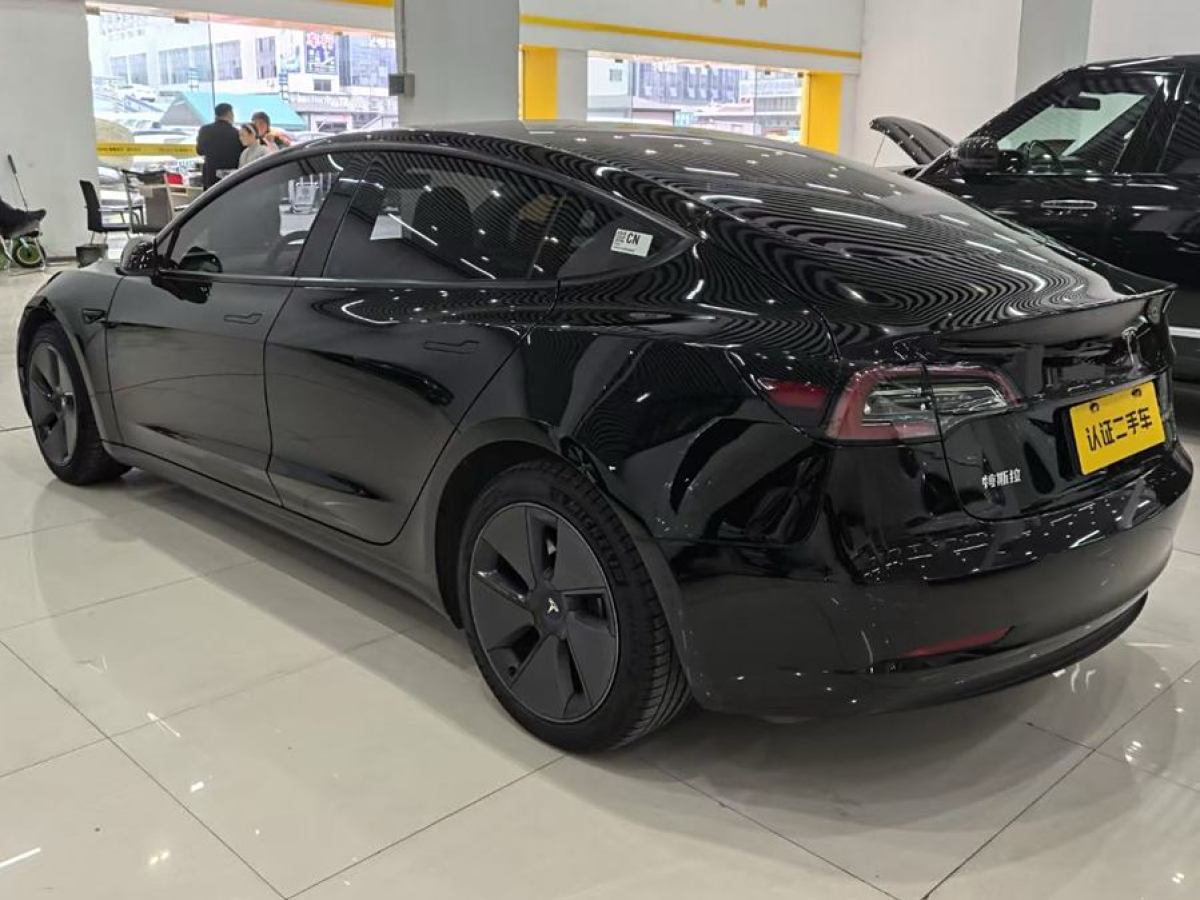 特斯拉 Model 3  2021款 改款 標(biāo)準(zhǔn)續(xù)航后驅(qū)升級版圖片