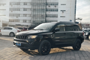 指南者 Jeep 2.0L 兩驅(qū)炫黑豪華版