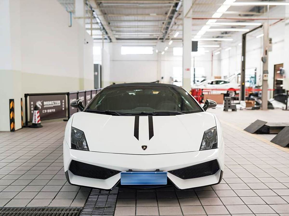 2013年7月蘭博基尼 Gallardo  2011款 LP 570-4 Spyder Performante