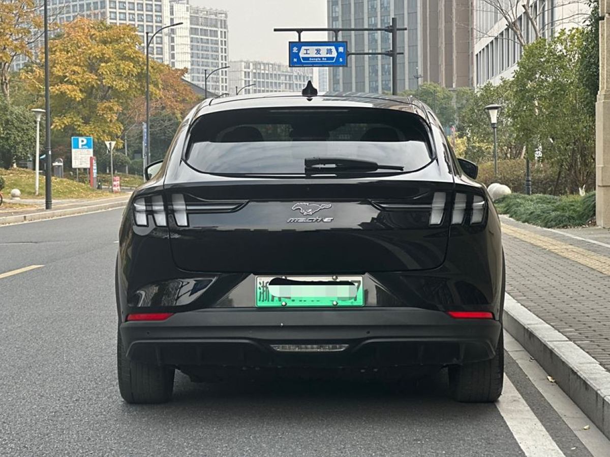 福特 Mustang Mach-E  2021款 標(biāo)準(zhǔn)續(xù)航后驅(qū)版圖片