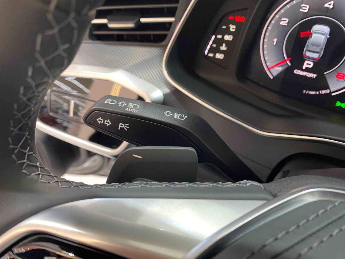 奧迪 奧迪A6L  2024款 45 TFSI 臻選動感型圖片