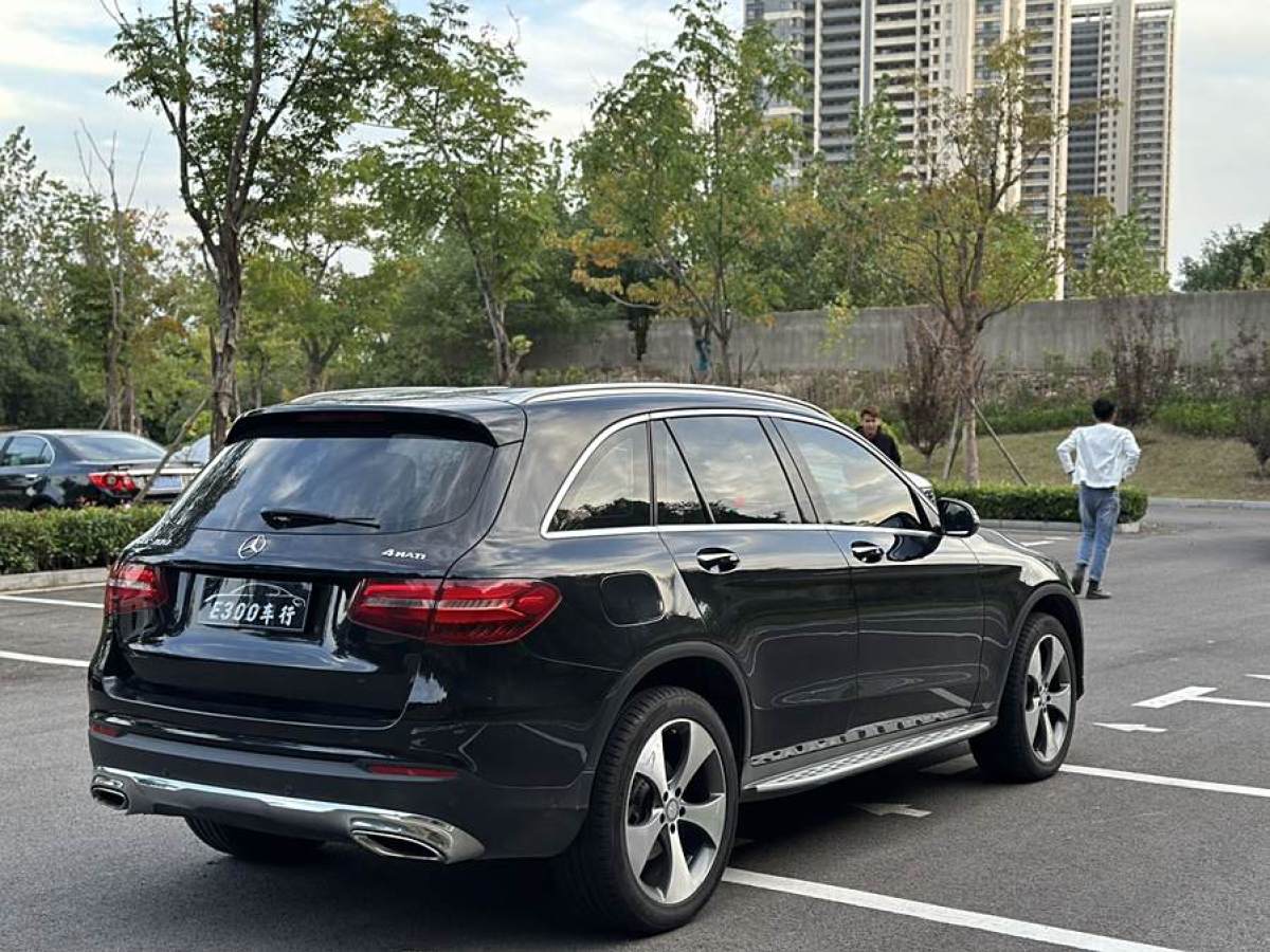 2016年11月奔馳 奔馳GLC  2016款 GLC 300 4MATIC 豪華型