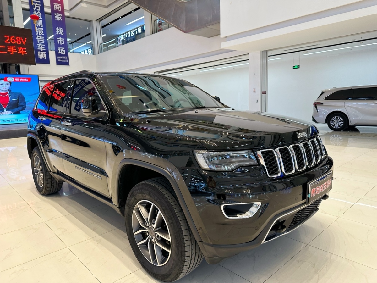 Jeep 大切諾基  2020款 3.0L 專業(yè)導航版圖片