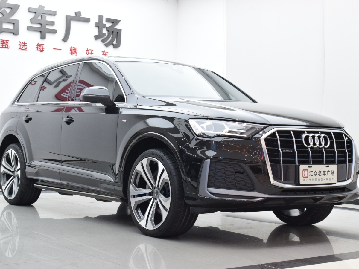 奧迪 奧迪Q7  2023款 45 TFSI quattro S line運(yùn)動(dòng)型圖片