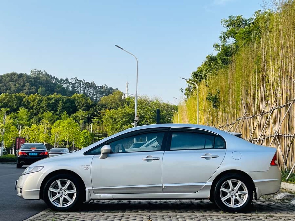 本田 思域  2009款 1.8L 自動舒適版圖片