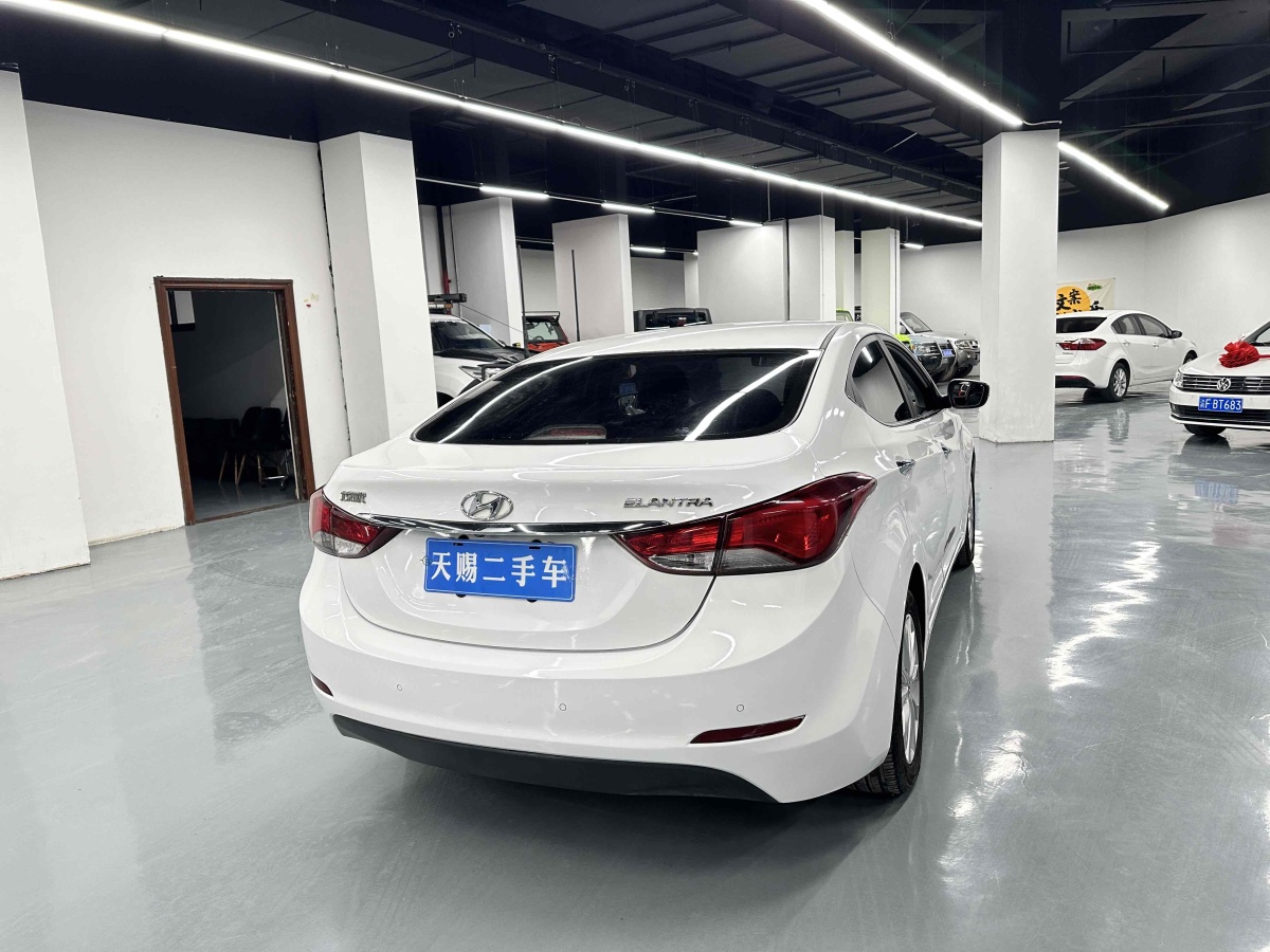 現(xiàn)代 朗動  2013款 1.6L 自動尊貴型圖片