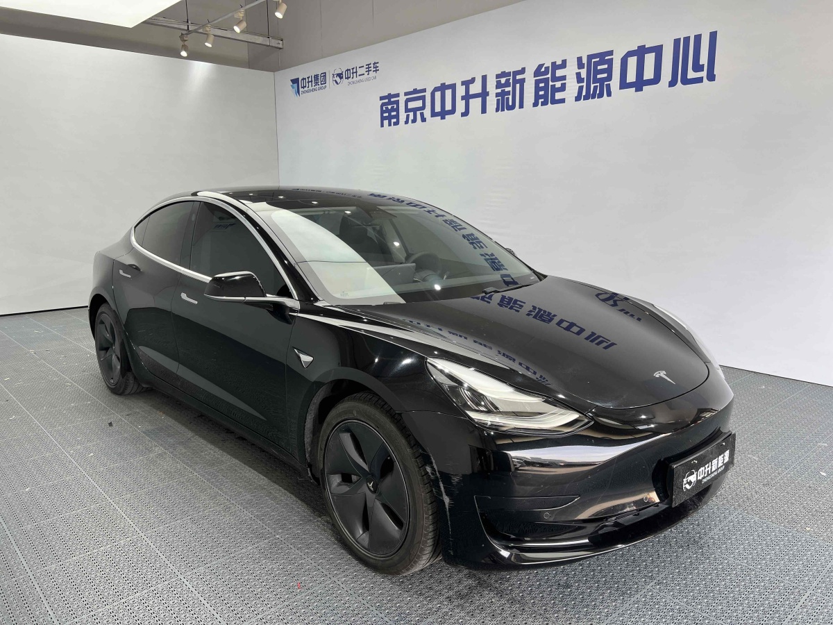 特斯拉 Model 3  2020款 改款 標(biāo)準(zhǔn)續(xù)航后驅(qū)升級版圖片