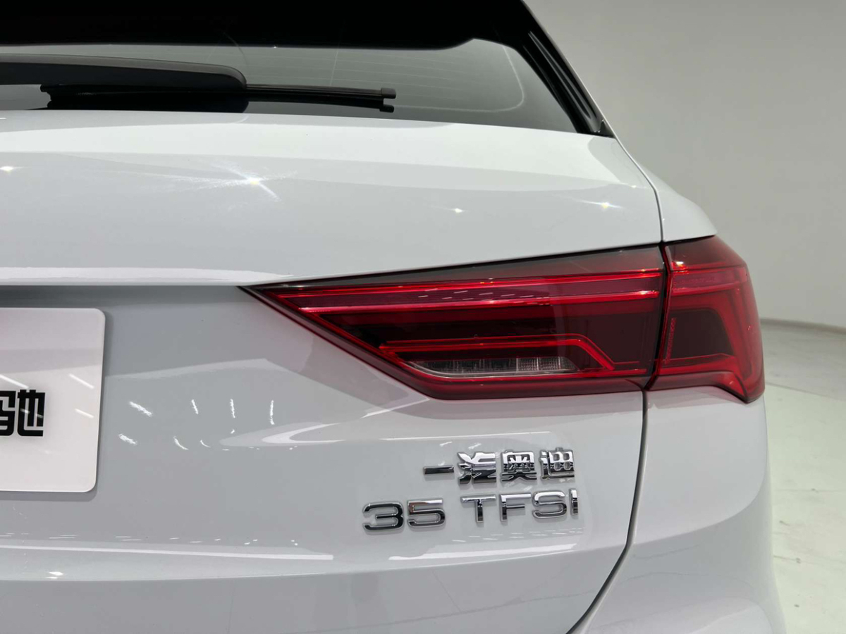 奧迪 奧迪Q3  2020款 35 TFSI 時(shí)尚動(dòng)感型圖片