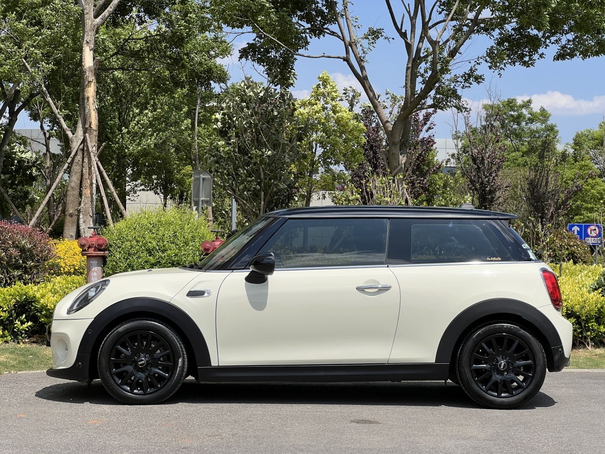 MINI COUNTRYMAN  2018款 1.5T COOPER 經(jīng)典派圖片