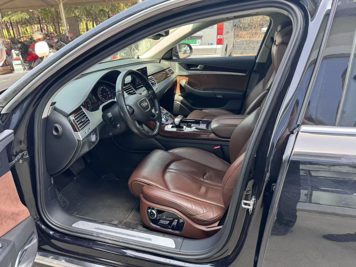 奧迪 奧迪A8  2014款 A8L 45 TFSI quattro豪華型圖片