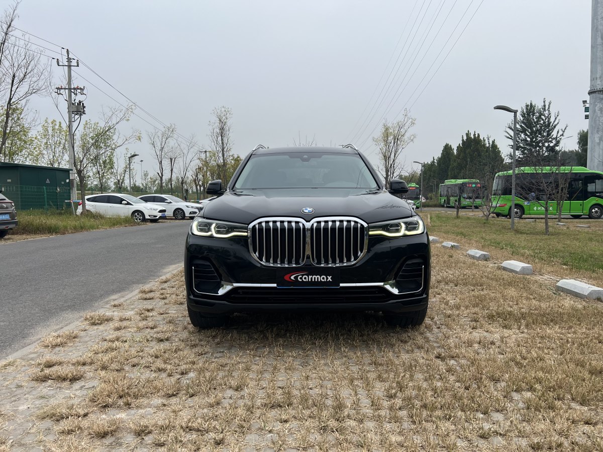 2020年10月寶馬 寶馬X7  2020款 xDrive40i 領(lǐng)先型豪華套裝