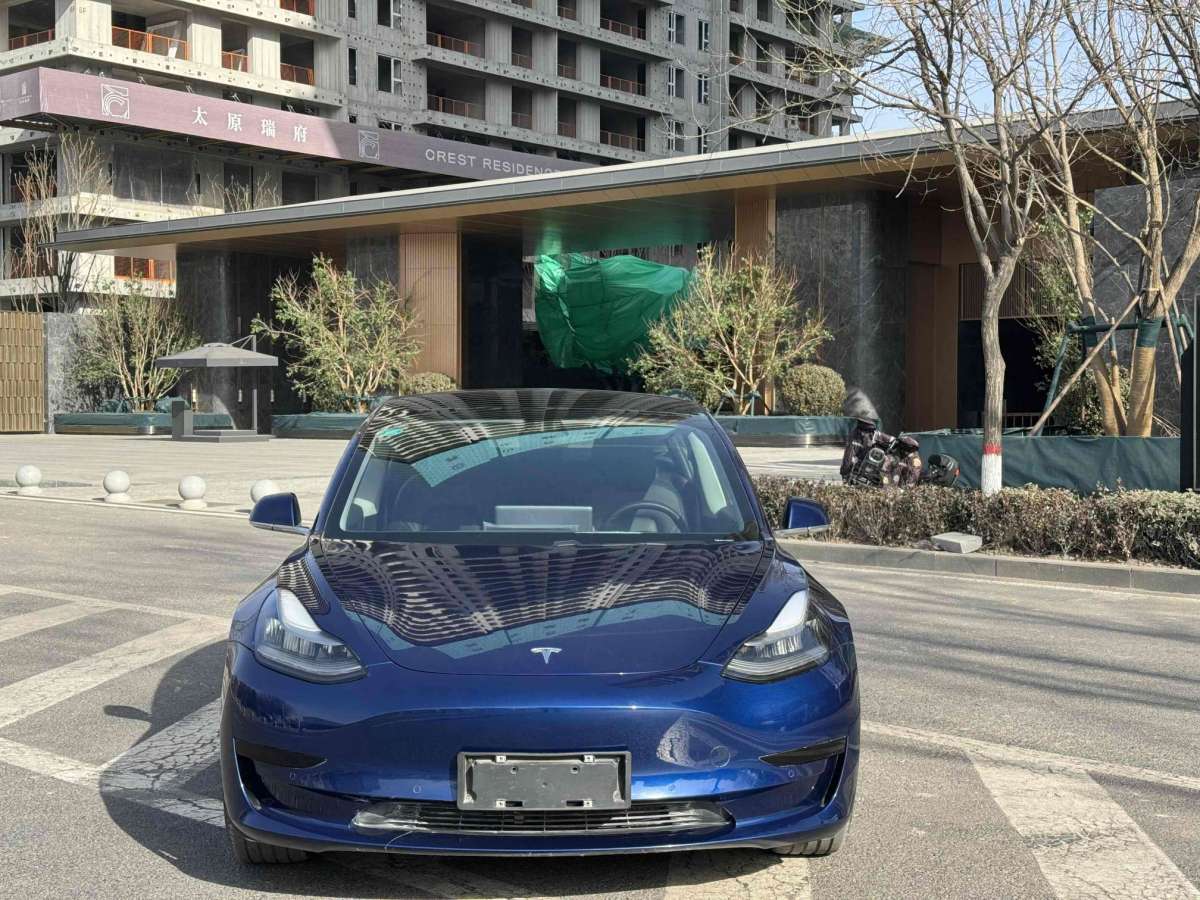 特斯拉 Model 3  2020款 改款 標(biāo)準(zhǔn)續(xù)航后驅(qū)升級版圖片