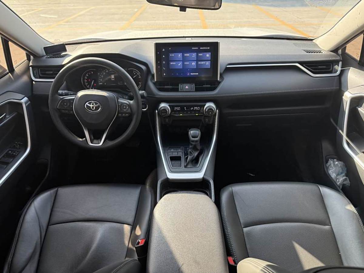 豐田 RAV4榮放  2022款 2.0L CVT兩驅(qū)風(fēng)尚版圖片