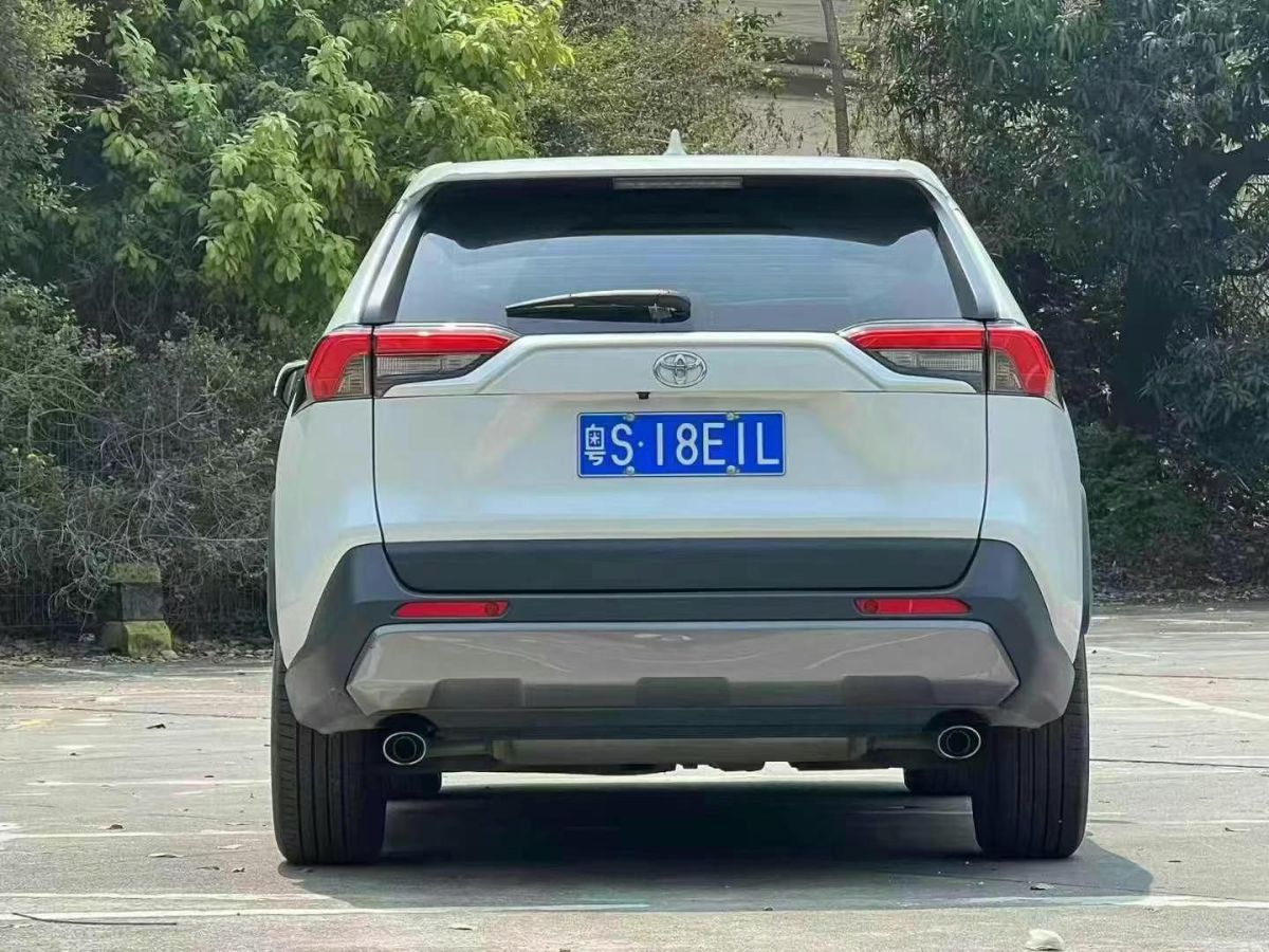 豐田 RAV4榮放  2022款 2.0L CVT四驅(qū)風(fēng)尚版圖片