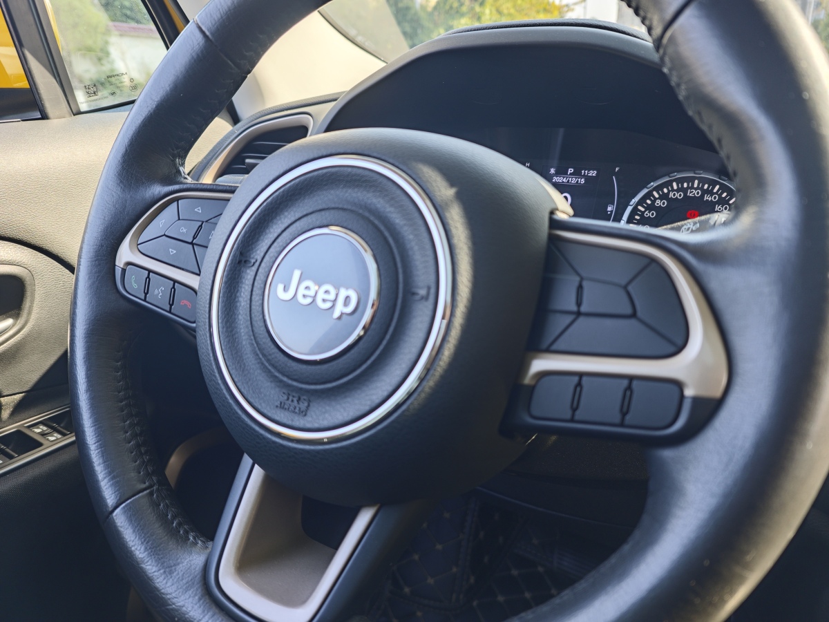 Jeep 自由俠  2018款 互聯(lián)大屏版 180T 自動(dòng)勁能版圖片